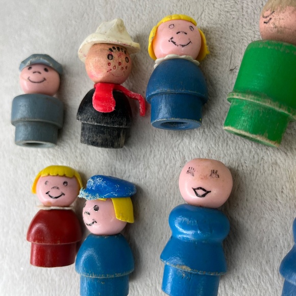Vintage Fisher Price Little People Figure Lot of 9 Wooden 1960/70s fire fighter - Picture 3 of 16